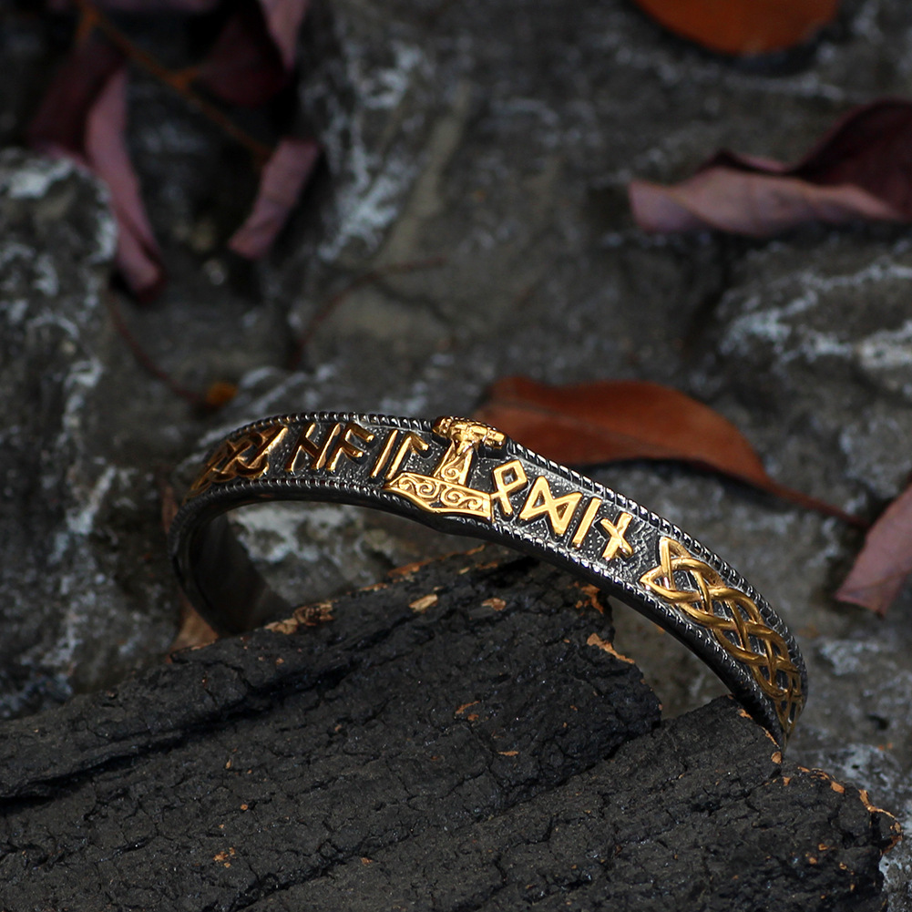 Bracelet viking orné du marteau de Thor couleur or Bracelet viking orné du marteau de Thor couleur or