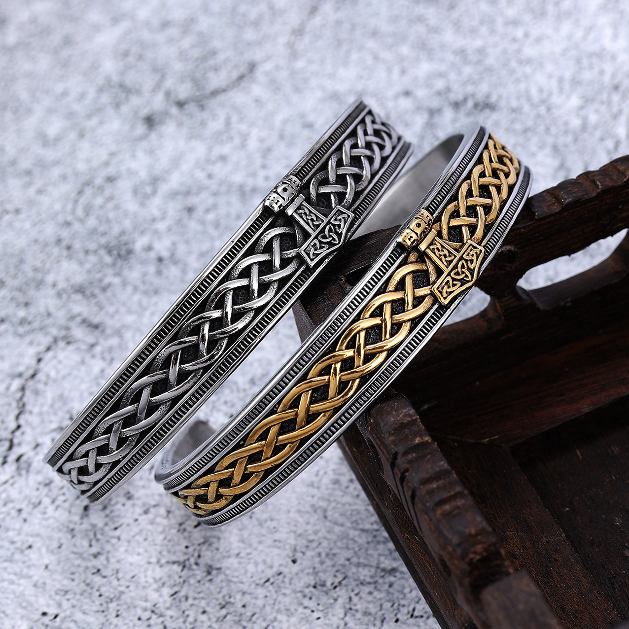 Bracelets vikings Mjöllnir foudre sacrée argenté et doré Bracelets vikings Mjöllnir foudre sacrée argenté et doré