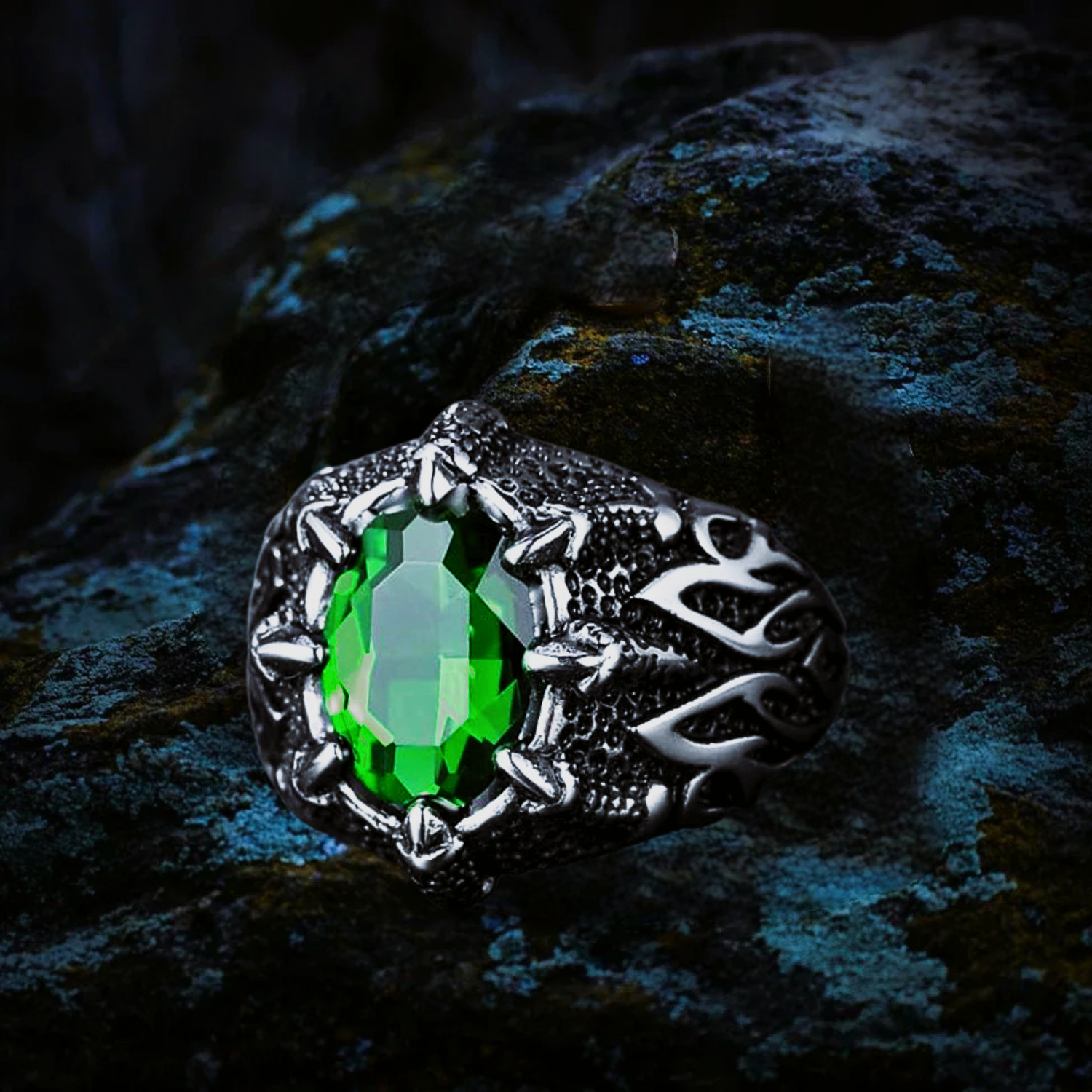 Bague viking griffes de dragon émeraude vert Bague viking griffes de dragon émeraude vert