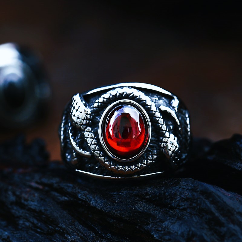 Bague viking oeil du serpent rubis Bague viking oeil du serpent rubis