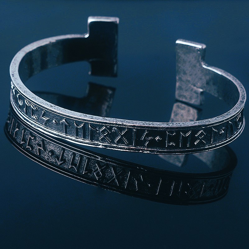 Bracelet viking runes incantatoires acier Bracelet viking runes incantatoires acier