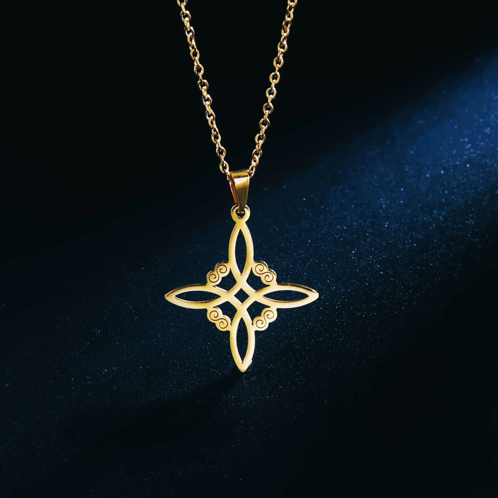 collier-nœud-celtique-or Collier nœud Celtique or