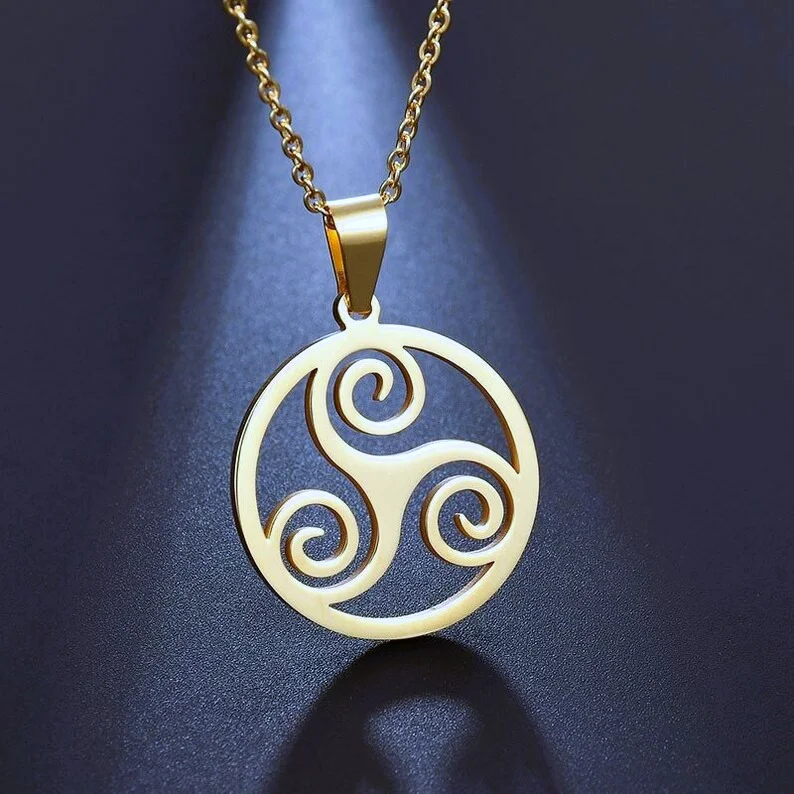 pendentif-celtique-triskel-or Pendentif celtique triskel or