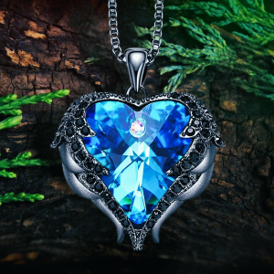 Collier viking coeur des Valkyries