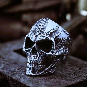 Bague viking tête de mort