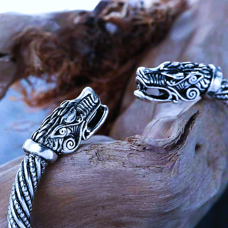 Bracelet jonc torque têtes de loup Fenrir Bracelet jonc torque têtes de loup Fenrir