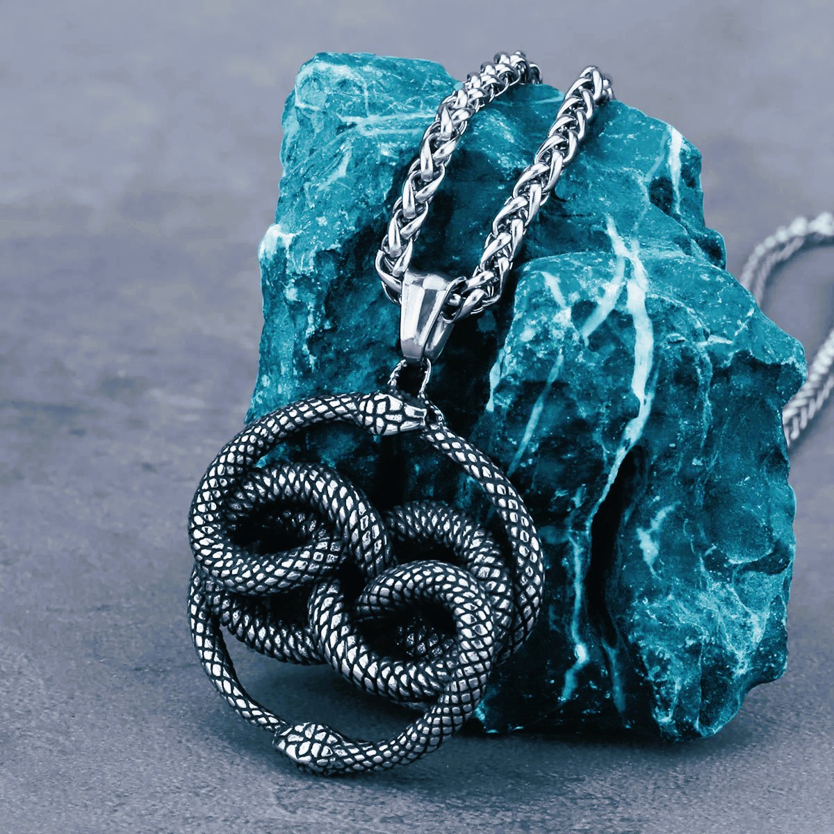 Collier celtique entrelacs de serpent Collier celtique entrelacs de serpent