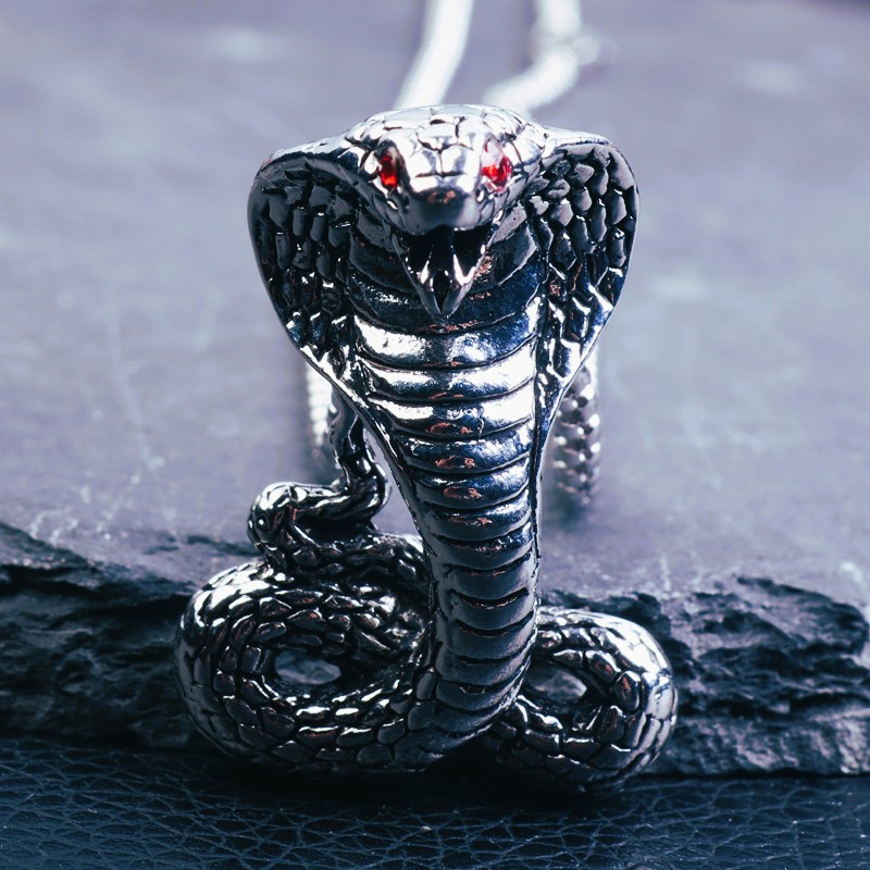 Collier pendentif viking serpent cobra Collier pendentif viking serpent cobra