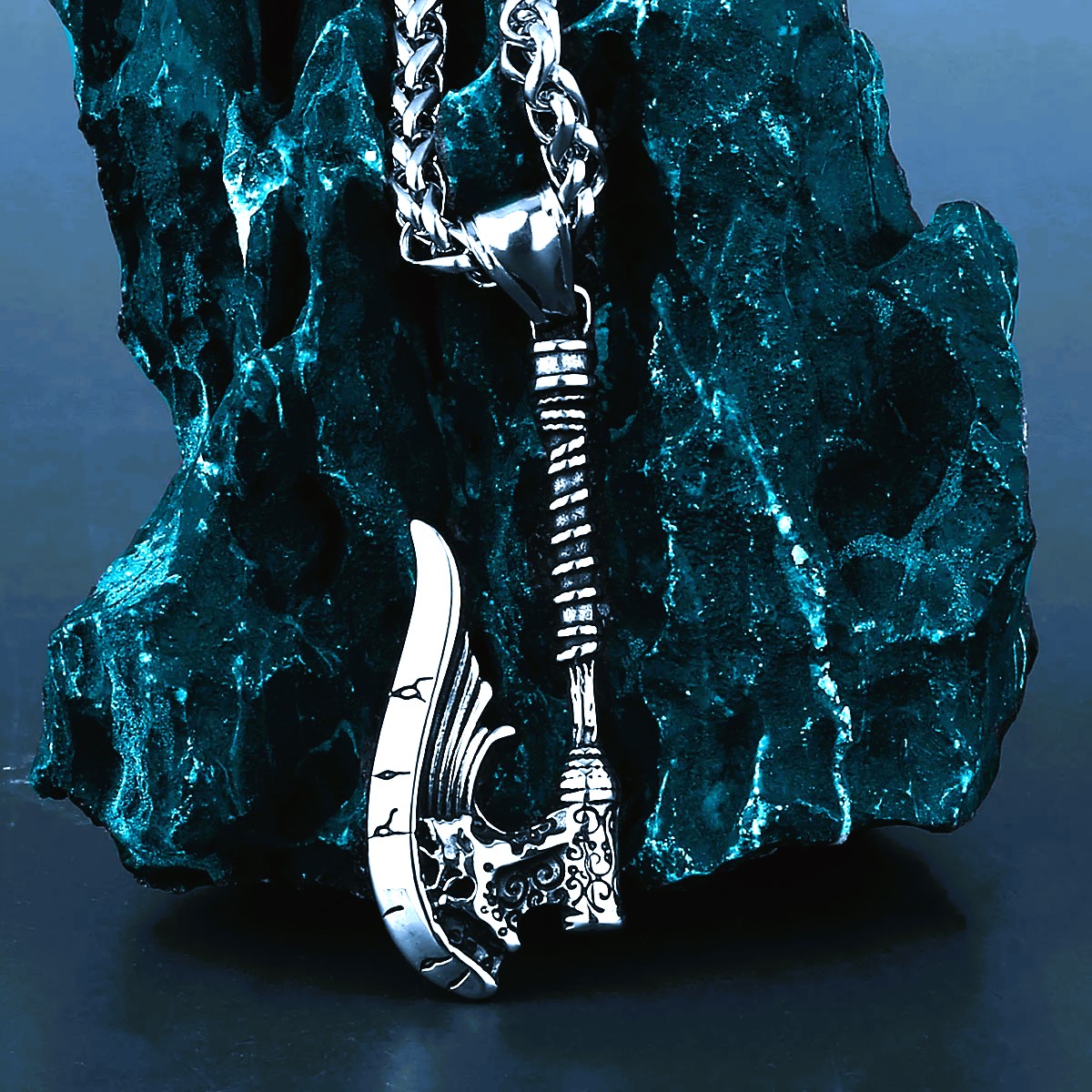 Collier viking hache runique argent Collier viking hache runique argent