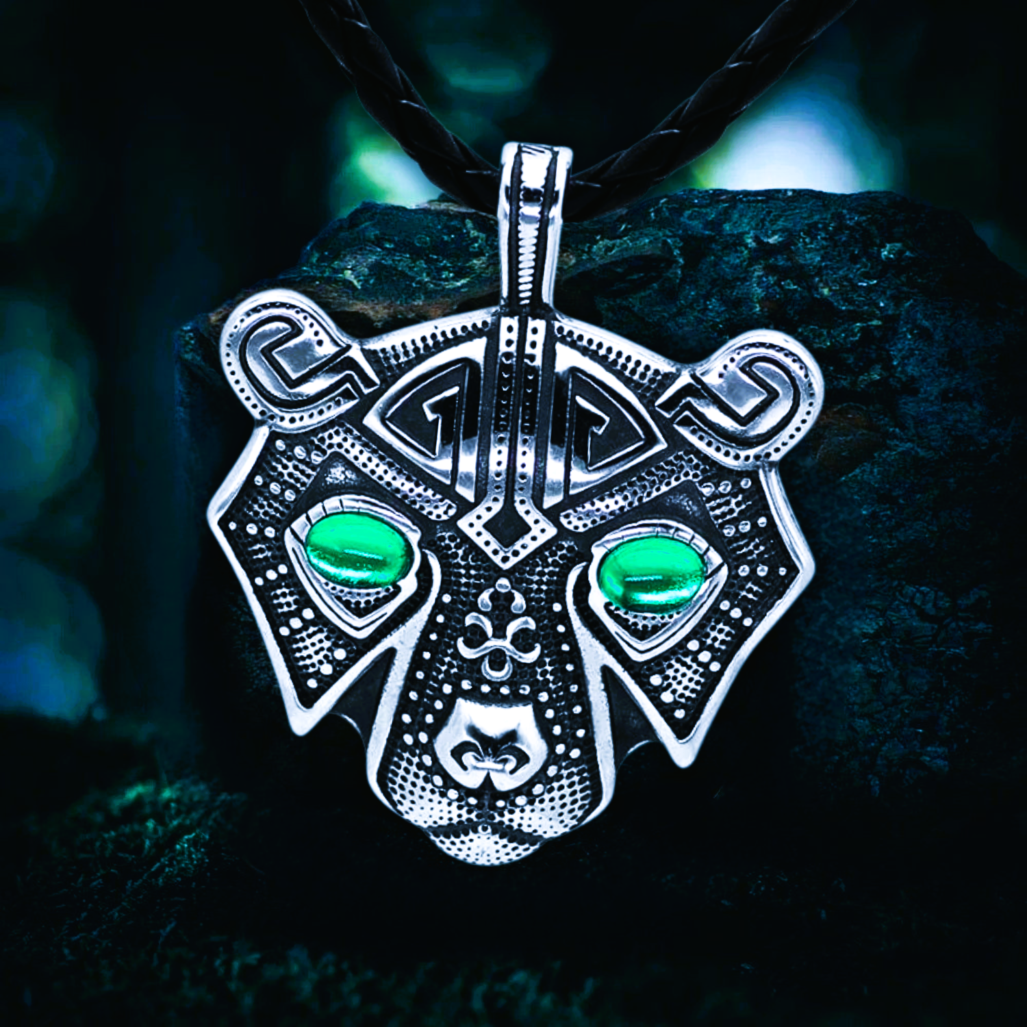Collier viking ours d’Odin vert cuir Collier viking ours d’Odin vert cuir