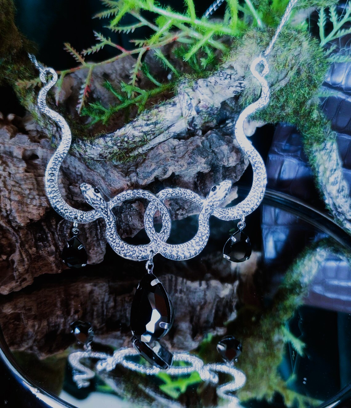 Collier viking serpent Freya argent onyxya-argent-onyx Collier viking serpent Freya argent onyx