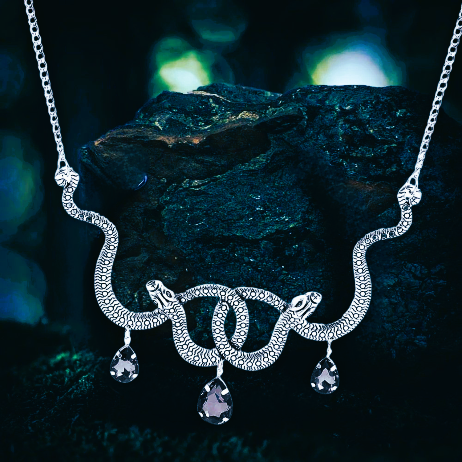 Collier viking serpent Freya argent Collier viking serpent Freya argent
