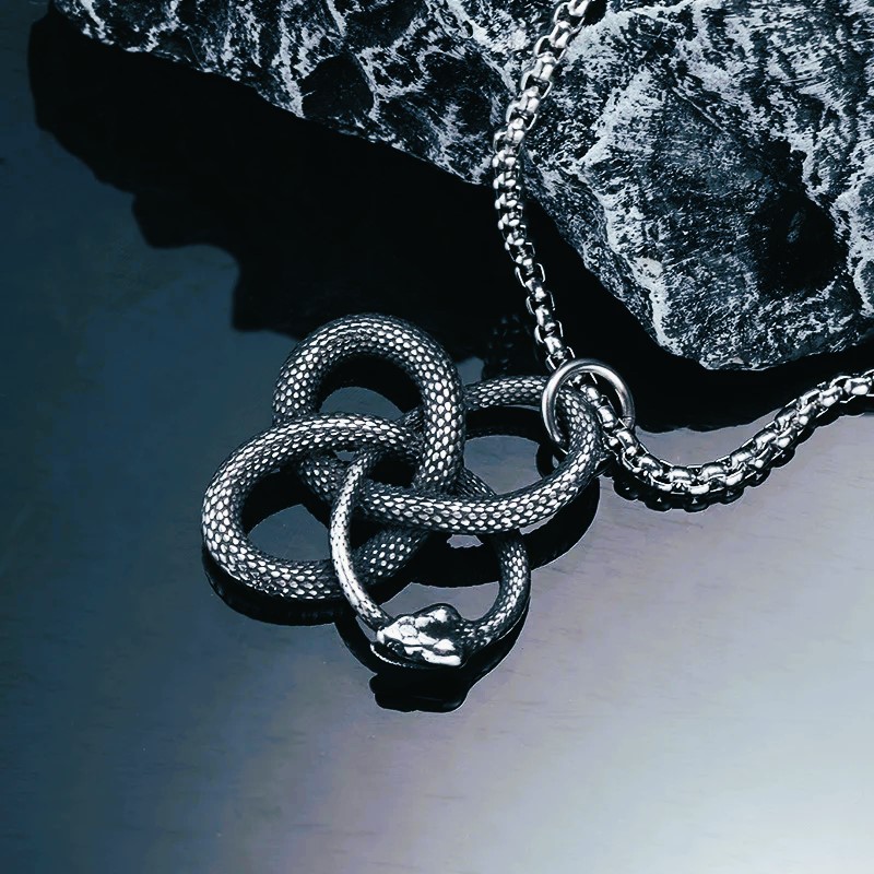 Pendentif collier celtique viking entrelacs serpent Pendentif collier celtique viking entrelacs serpent