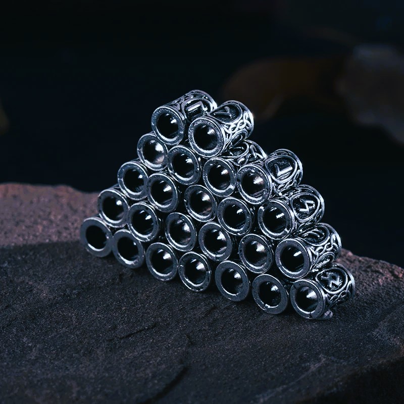 Bijoux de barbe runes viking 24 Futhark Bijoux de barbe runes viking 24 Futhark