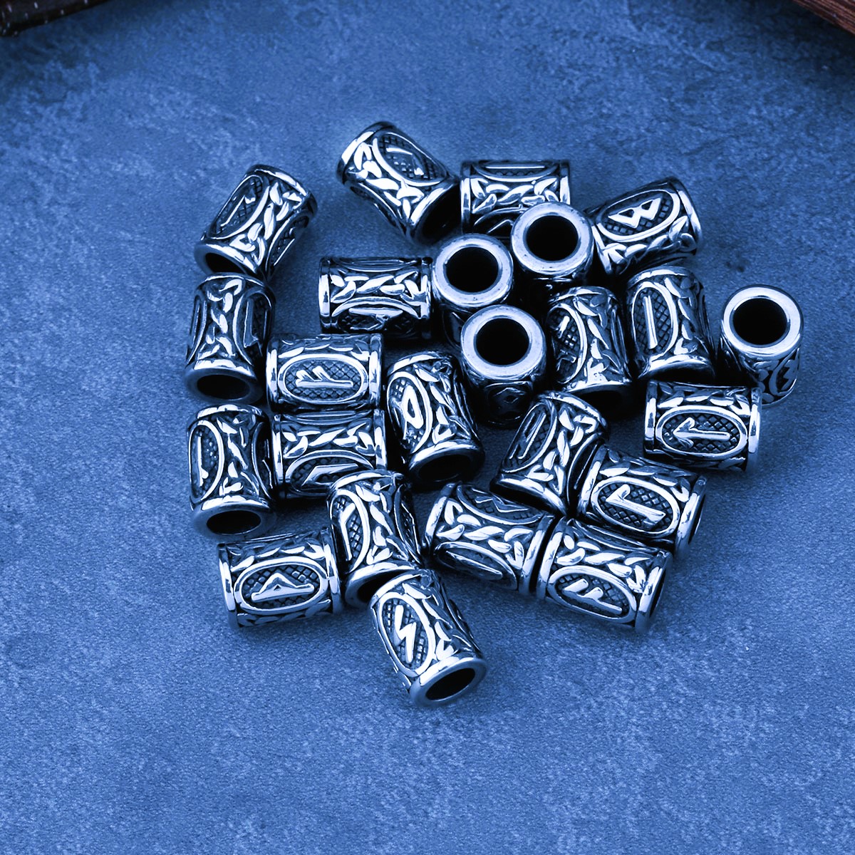 Bijoux de barbe runes viking argent Bijoux de barbe runes viking argent
