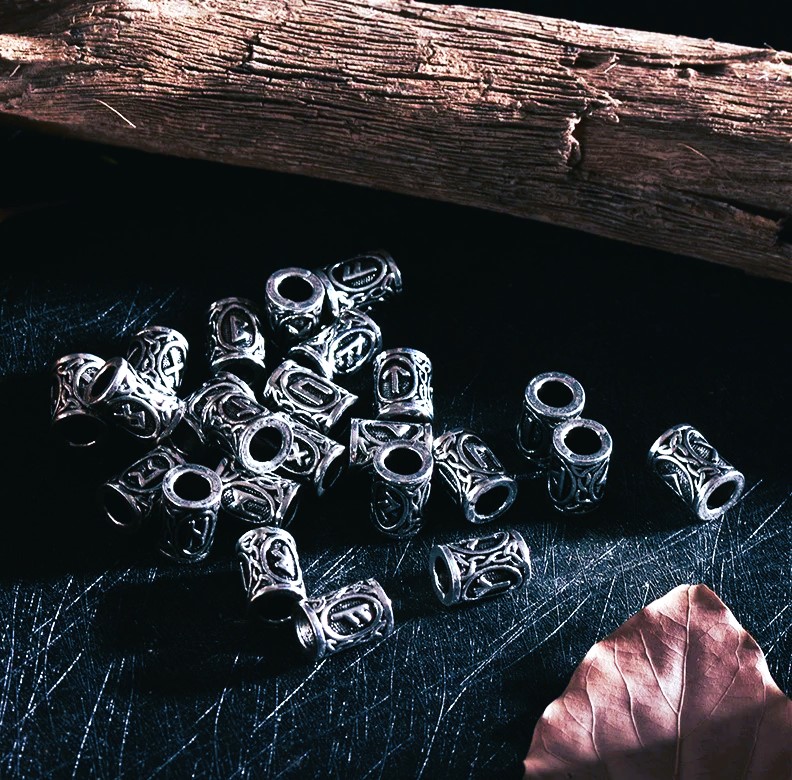 Bijoux de barbe runes viking Bijoux de barbe runes viking